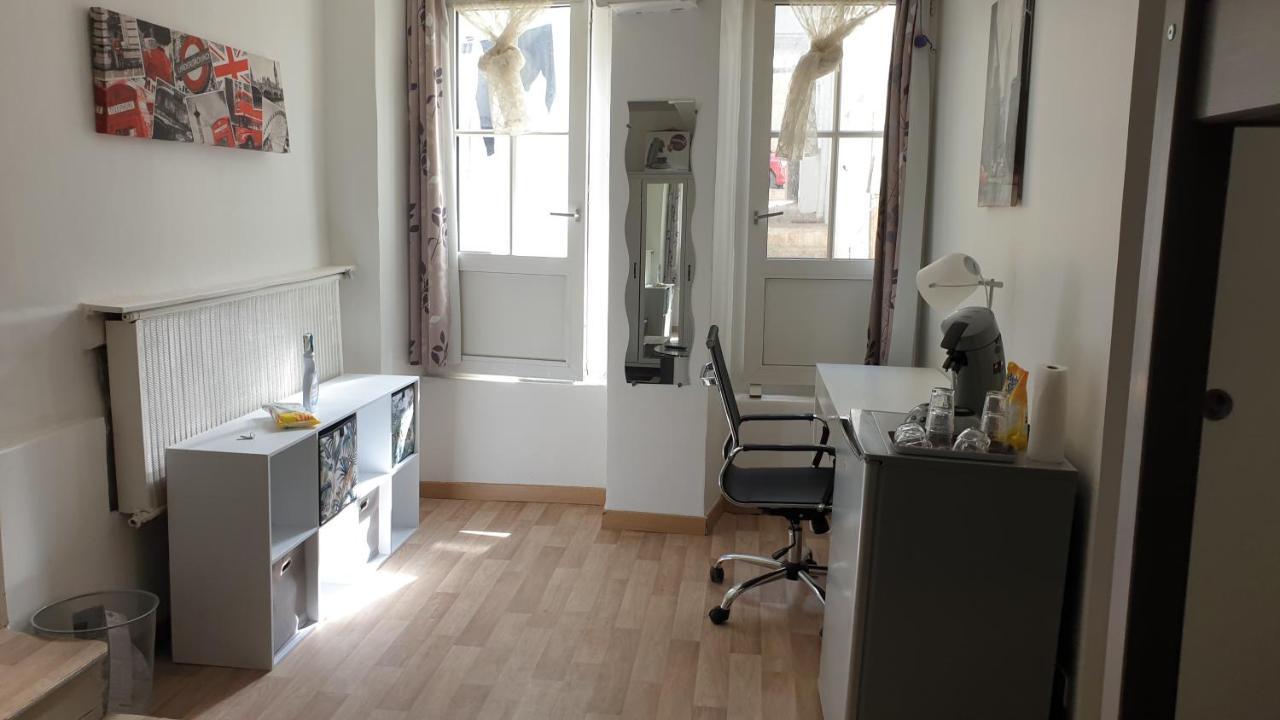 Chambres Poitiers Centre Ville - Salle De Bain, Refrigerateur, Tv Et Machine A Cafe Privatifs - Cuisine Commune - Terrasse - Hotel De Ville A 200M Luaran gambar