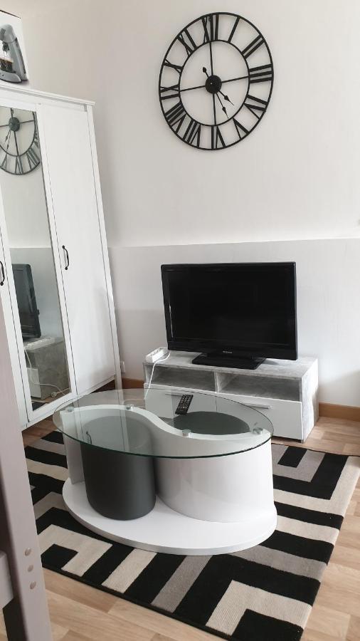 Chambres Poitiers Centre Ville - Salle De Bain, Refrigerateur, Tv Et Machine A Cafe Privatifs - Cuisine Commune - Terrasse - Hotel De Ville A 200M Luaran gambar