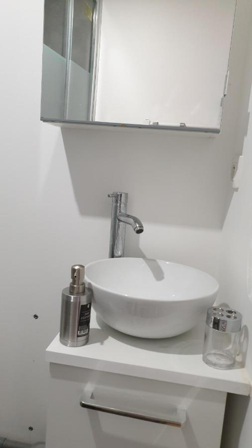 Chambres Poitiers Centre Ville - Salle De Bain, Refrigerateur, Tv Et Machine A Cafe Privatifs - Cuisine Commune - Terrasse - Hotel De Ville A 200M Luaran gambar