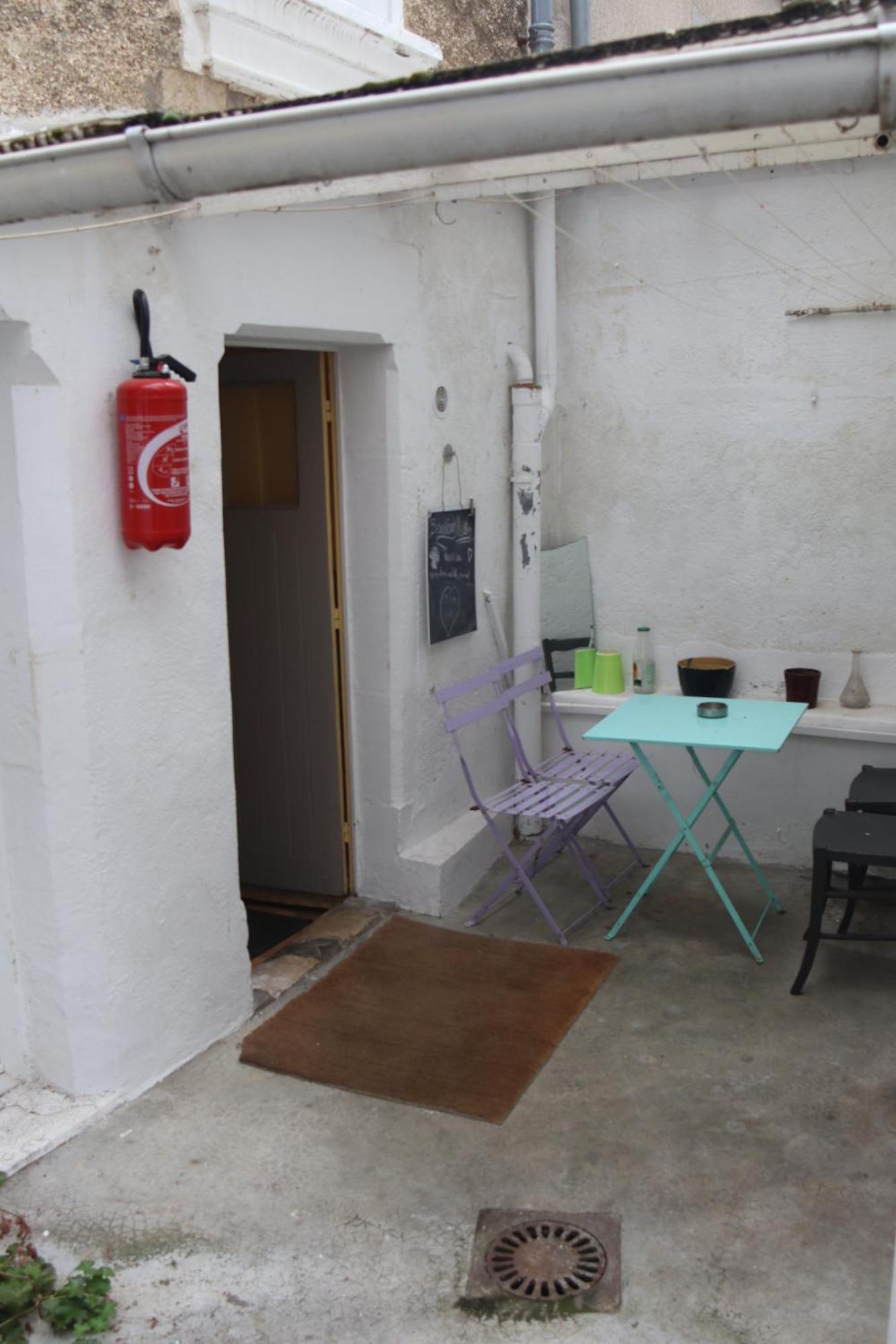 Chambres Poitiers Centre Ville - Salle De Bain, Refrigerateur, Tv Et Machine A Cafe Privatifs - Cuisine Commune - Terrasse - Hotel De Ville A 200M Luaran gambar