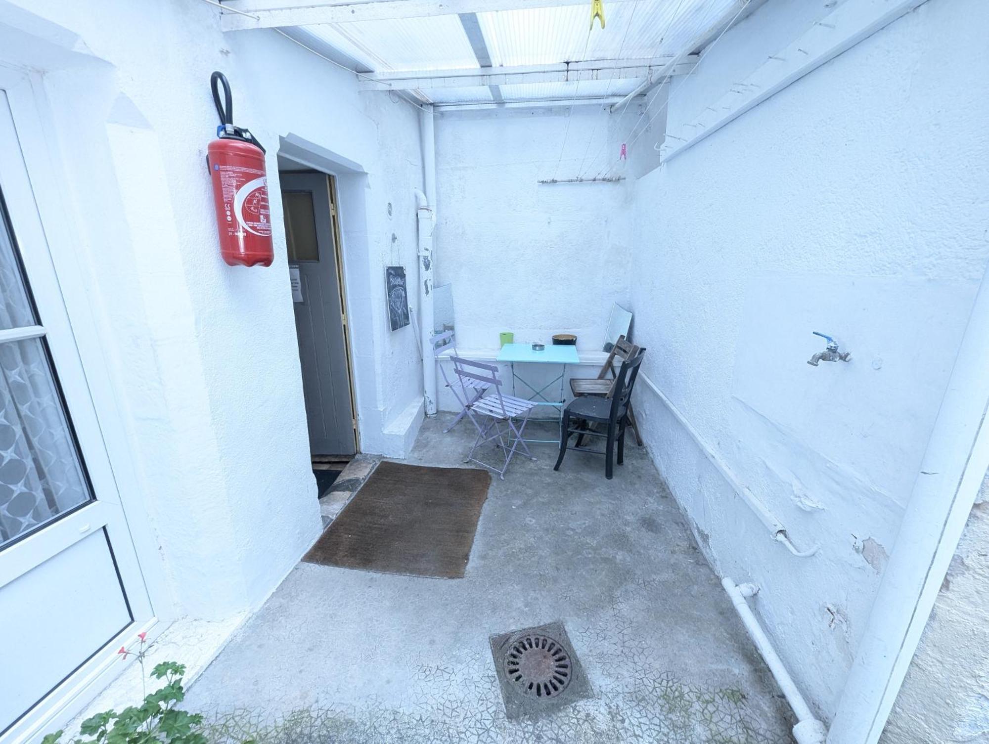 Chambres Poitiers Centre Ville - Salle De Bain, Refrigerateur, Tv Et Machine A Cafe Privatifs - Cuisine Commune - Terrasse - Hotel De Ville A 200M Luaran gambar