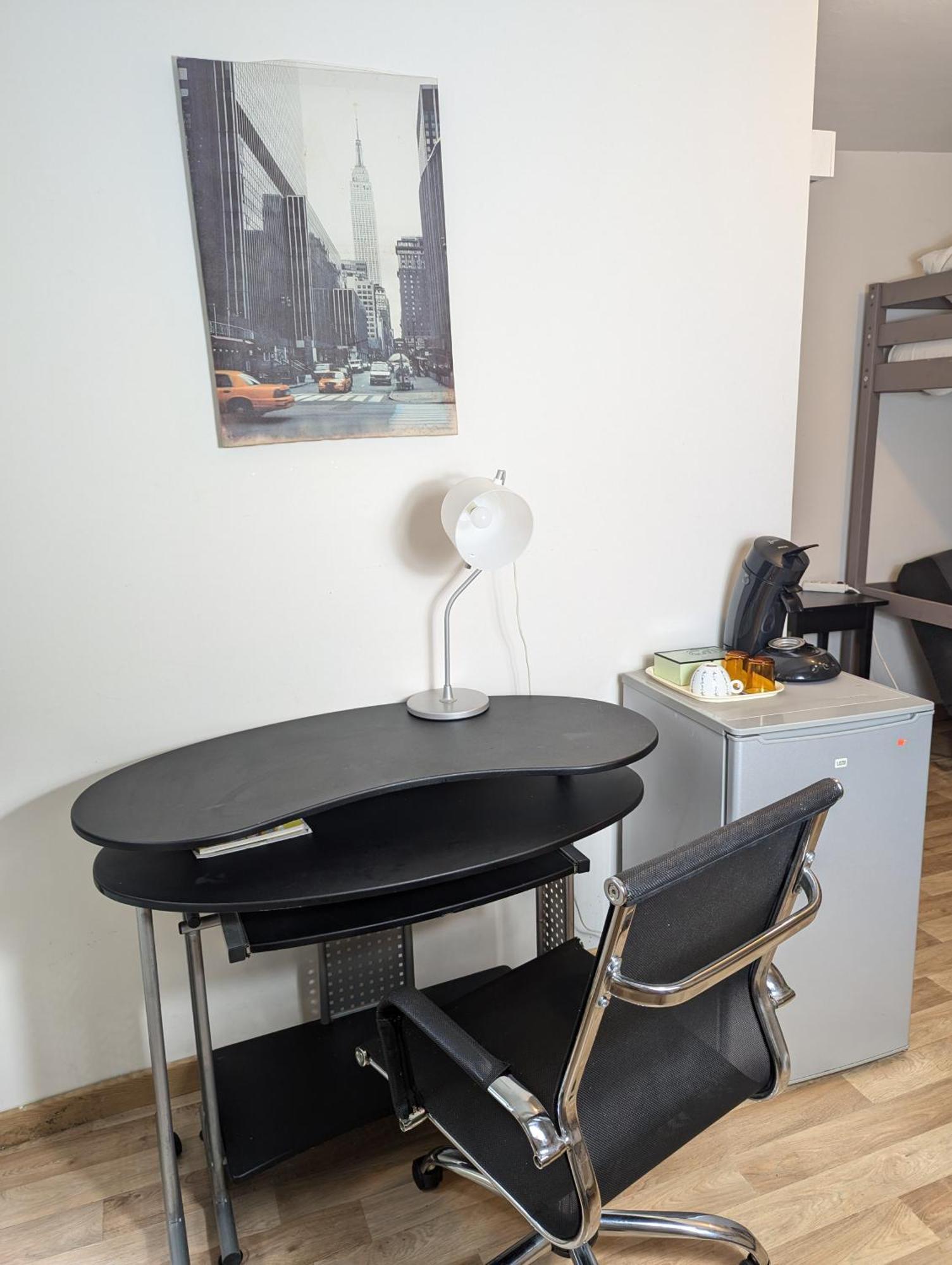 Chambres Poitiers Centre Ville - Salle De Bain, Refrigerateur, Tv Et Machine A Cafe Privatifs - Cuisine Commune - Terrasse - Hotel De Ville A 200M Luaran gambar